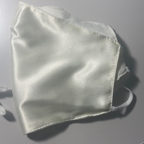 Pack up four Silk facemask - Picture 4 of 5